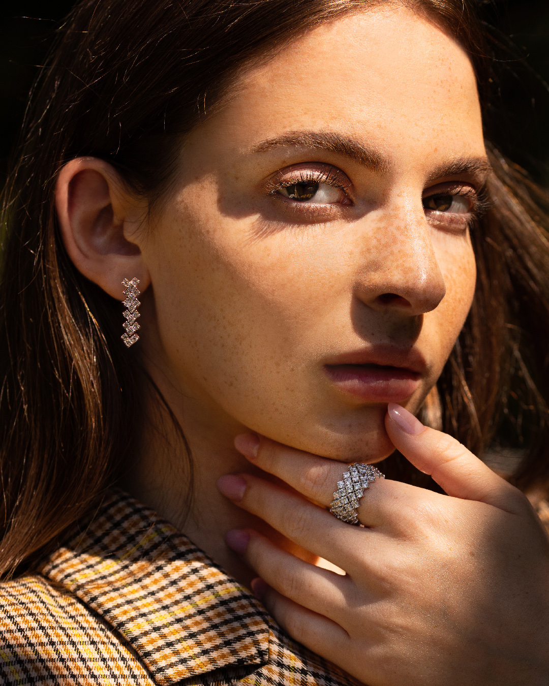 CIRO jewelry black tie josephine earrings rings silver white gold plated cubic zirconia fotocredit Sigrid Mayer Model Natalie Haffar