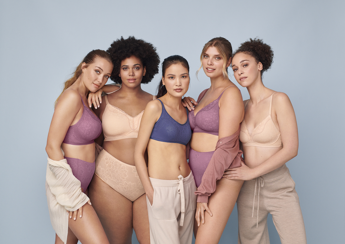 Triumph SS21EUDesignForLifeFitSmartGroupShotModelShotCampaign6RGB TISS2021ATLImages TI MC