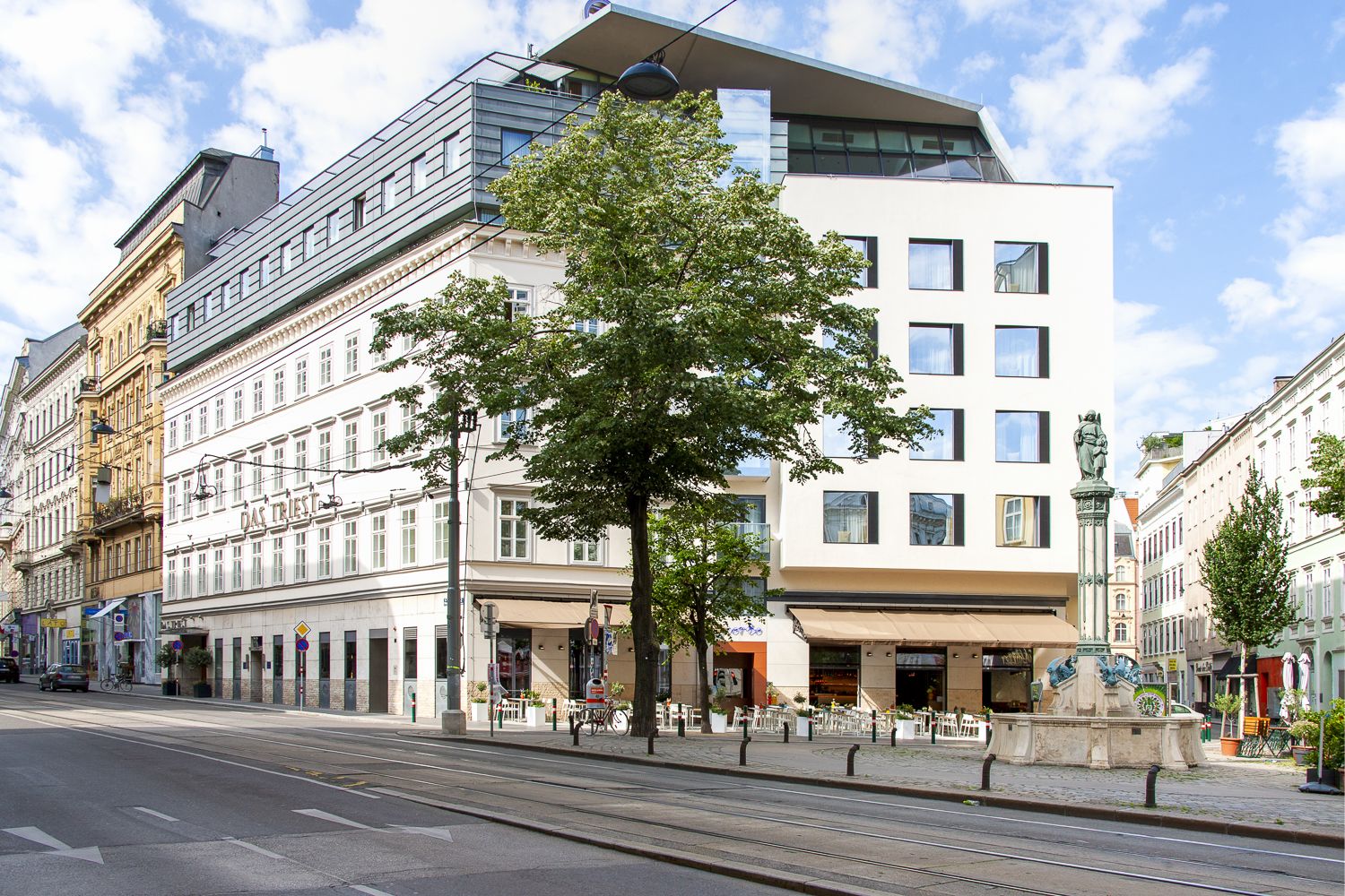 aussenansicht im sommer c missioninge das triest 0