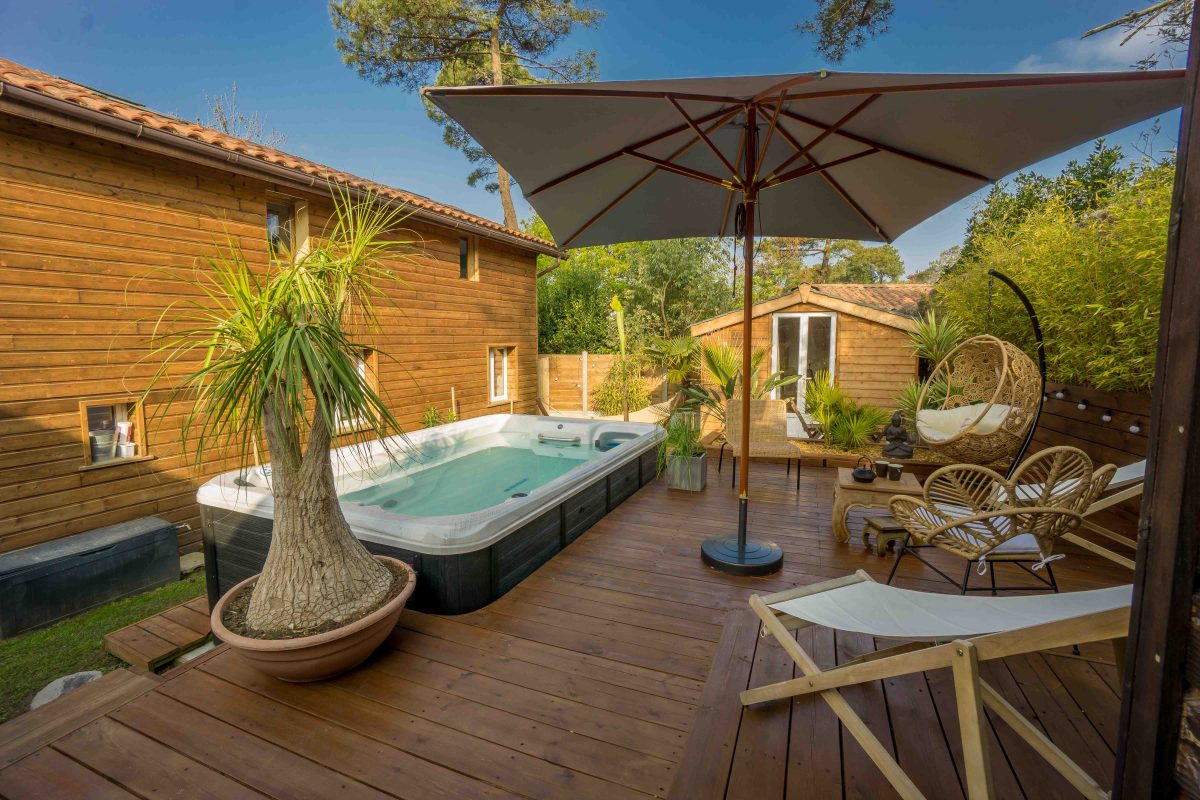 c Woodn Sea Surf Lodge