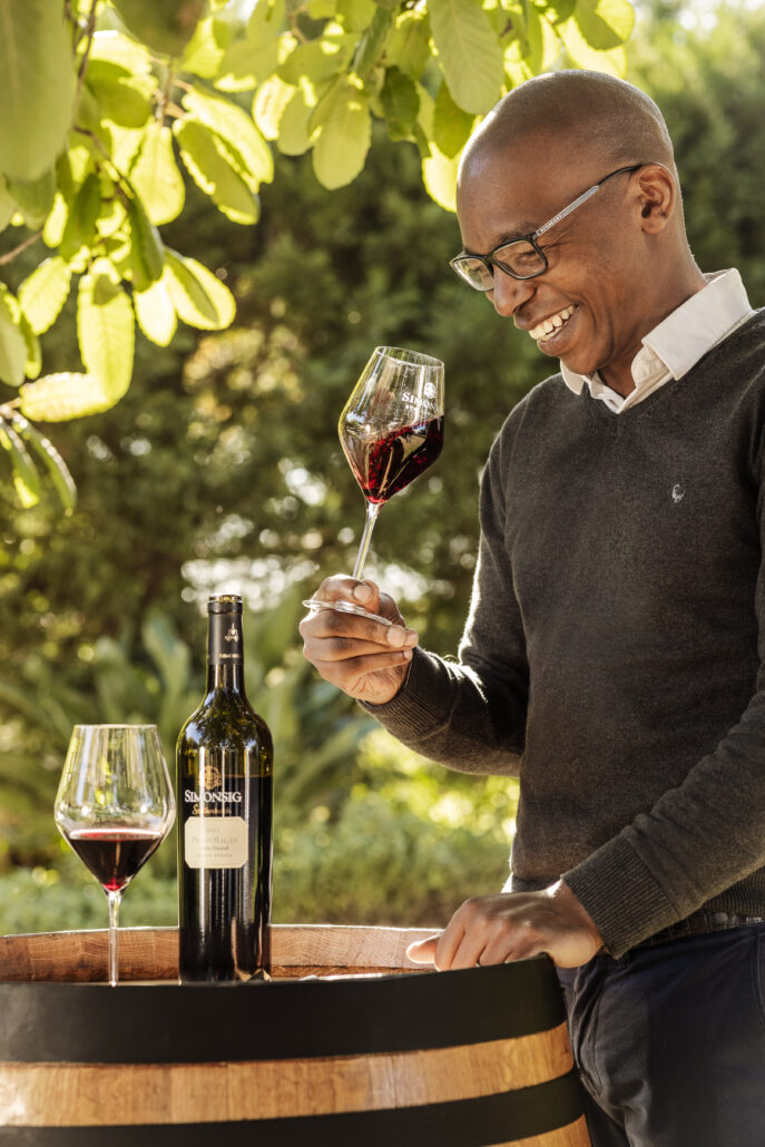 OO CapeTown Experiences Wine Tasting Somelier Luvo Close Up 2164 MASTER