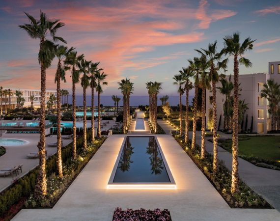 Ikos Andalusia Palm Lake Boulevard Close Up Sunset 792x542