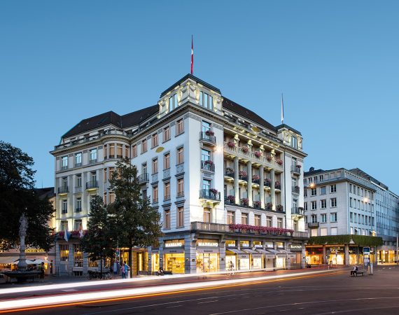 MOZRH Exterior