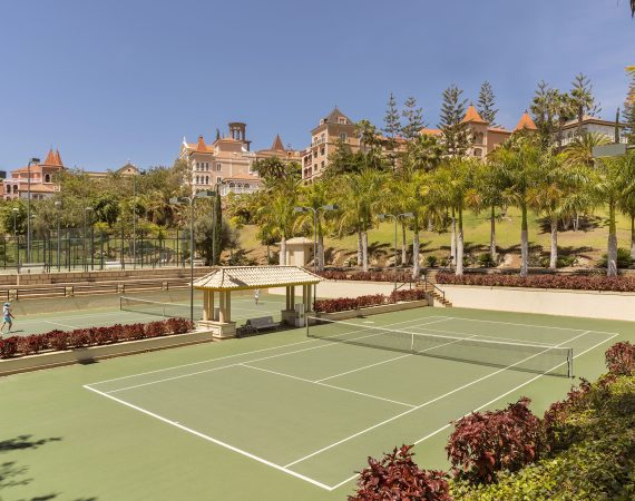 bahia del duque tennis court