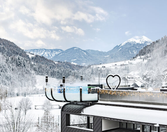 das hotel umgeben von einer winterlichen landschaft quellenhof luxury resort passeier