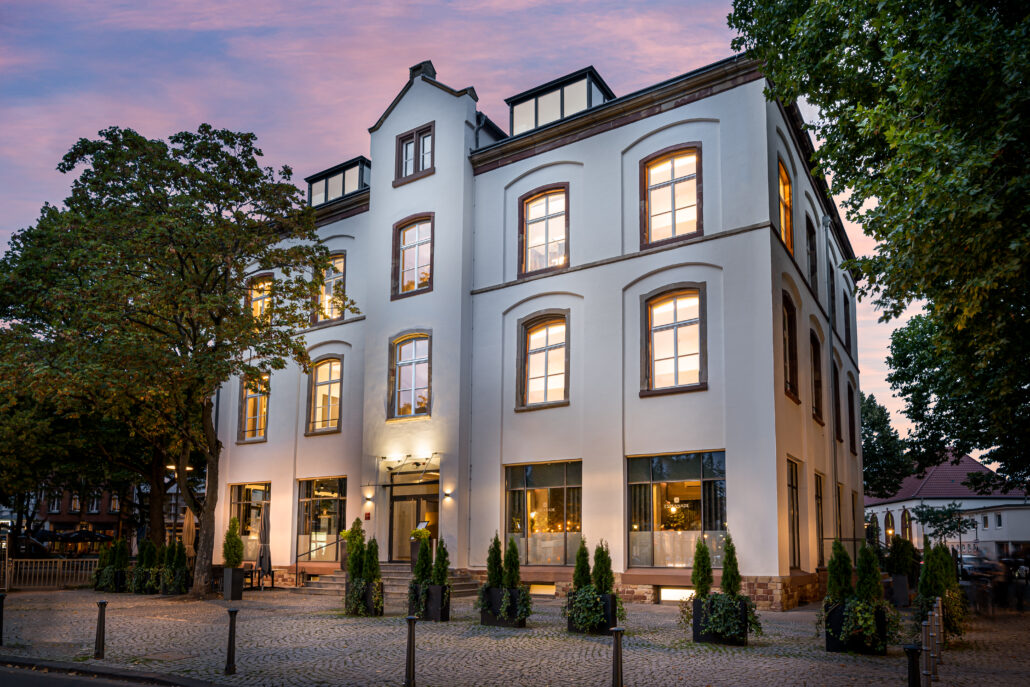 Relais Chateaux Esplanade Saarbruecken Blue Hour 1