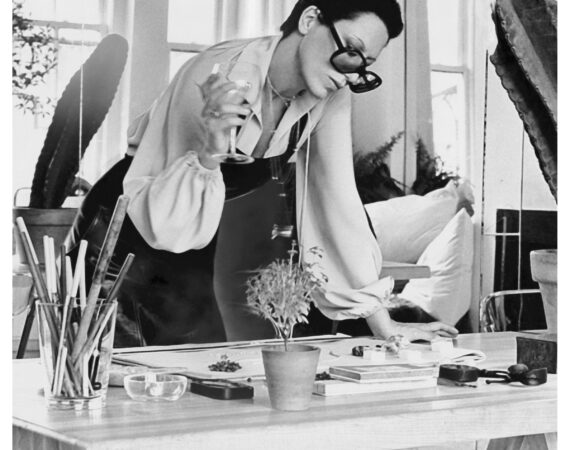 Elsa Peretti 2116 Courtesy of Tiffany Co. shot by James Hamilton