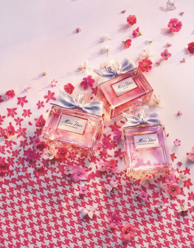 F872 LOVE ATELIER 25 P06D TRIO FRAGRANCES CROP L4 F39 801x1024 1