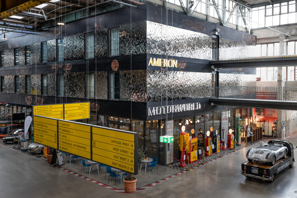 AMERON Muenchen Motorworld Aussenansicht innen ©Jannis Hagels 2