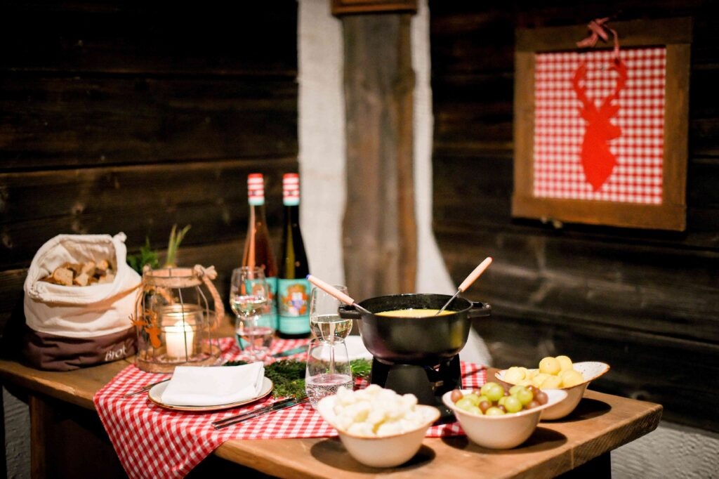 Fondue im Wintercottage klein 1024x682 1