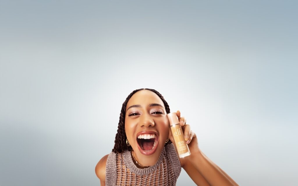 BOLD e.l.f. Cosmetics e.l.f. von zehn 081024 elf DE HI RES KV RGB GLOW 1 22332 1024x640 1