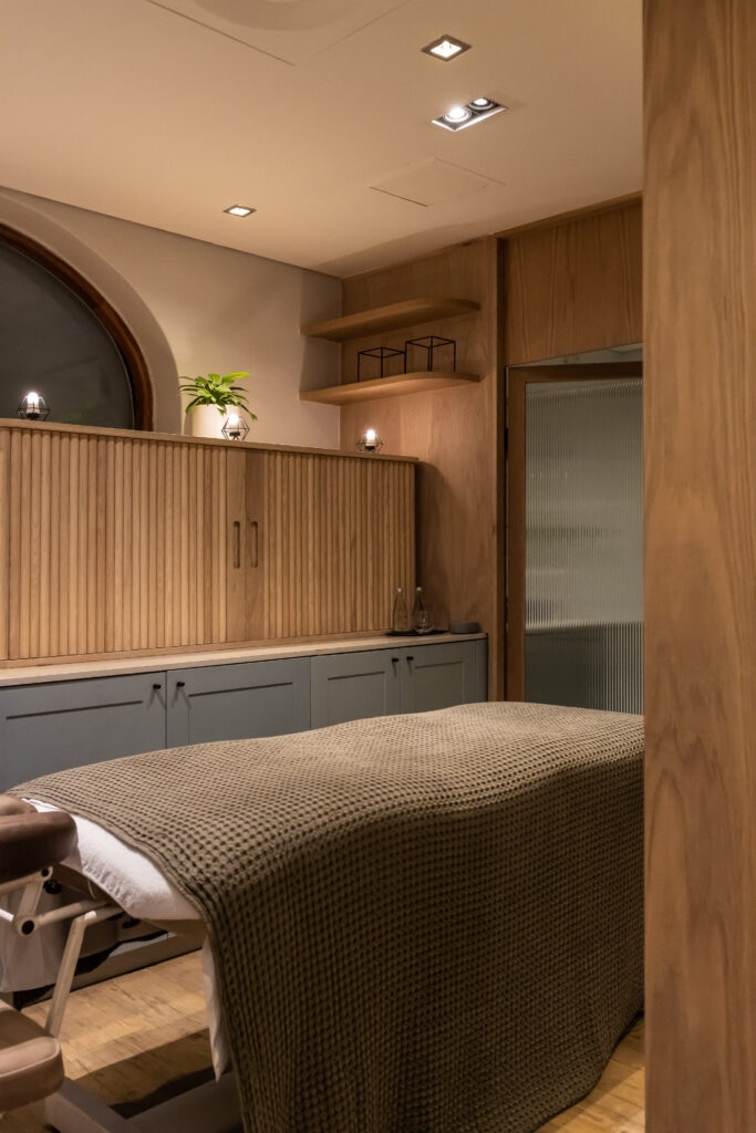 Ellerman House Spa Treatment Room 683x1024 1