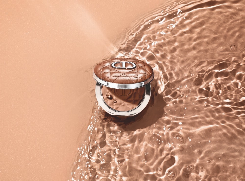 M028 FOREVER S1 25 M05i Solo Bronzer CROP L4 F39 1024x755 1