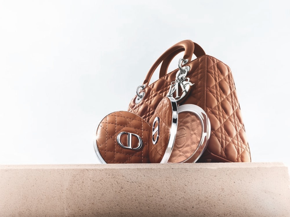 M128 FOREVER Asie 25 M09J OPT2 Cushion Bronzer L4 F39 1024x768 1