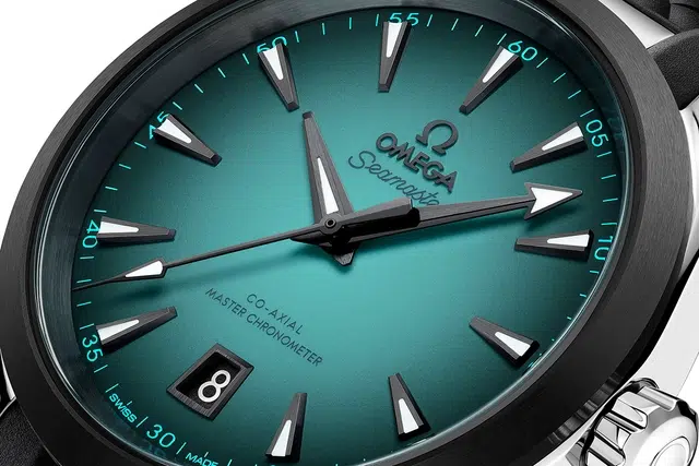Omega Seamaster Aqua Terra Turquoise 220.32.38.20.03.001 CloseUp dial