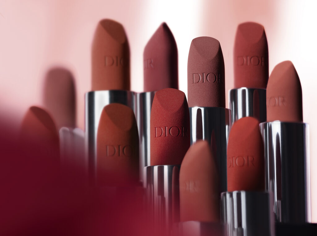 M076 ROUGE MATTE VEIL 25 P04H Gamme de 8 1024x763 1