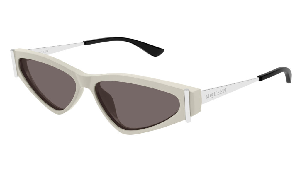 MCQUEEN AM0493S 004 Cat 1