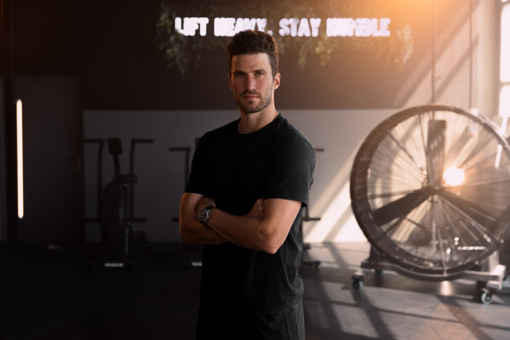 NNQ3000QGB1AS WildONE Skeleton Grey HighRes1 1024x683 1