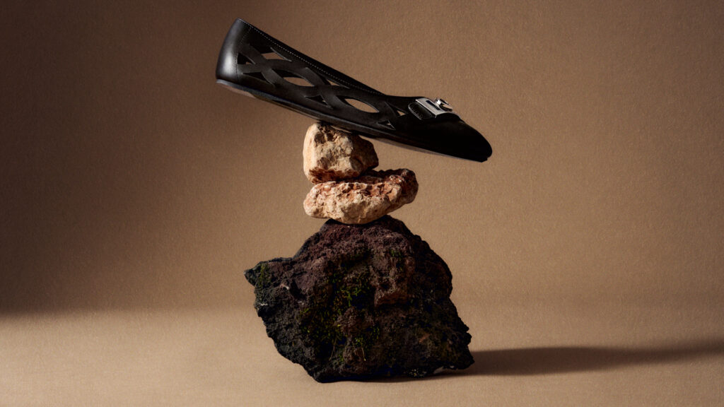 FERRAGAMO BACK TO EARTH BTE HERO STILL BROWN SHOES sRGB 150DPI 1920x1080 1024x576 1