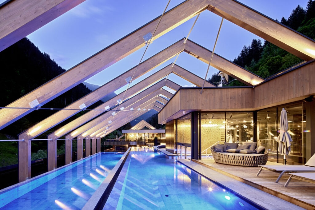 Pool Daemmerung HR 1024x683 1