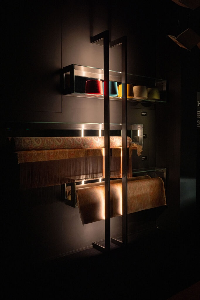 5 THREADS 40 YEARS ETRO EXHIBITION ARNICA 3 683x1024 1