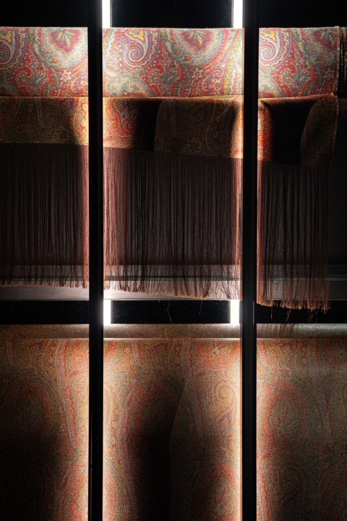 5 THREADS 40 YEARS ETRO EXHIBITION ARNICA 4 683x1024 1