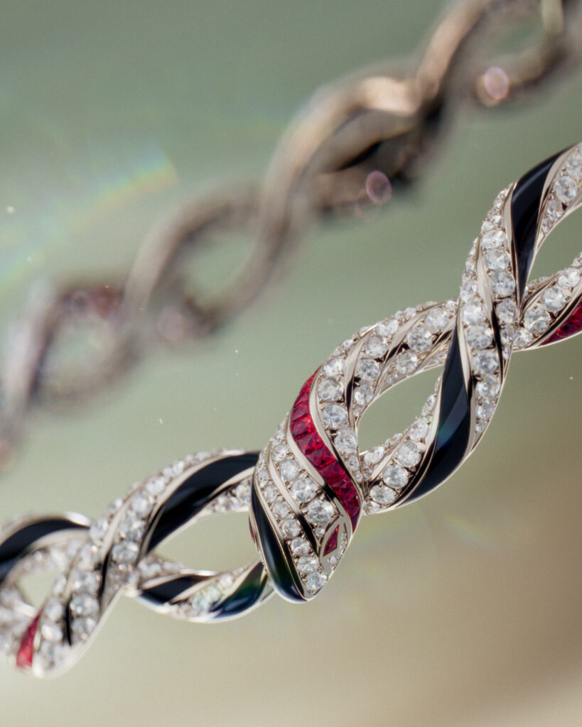Bvlgari Serpenti Infinito High Jewellery Kette Sujet 5 819x1024 1