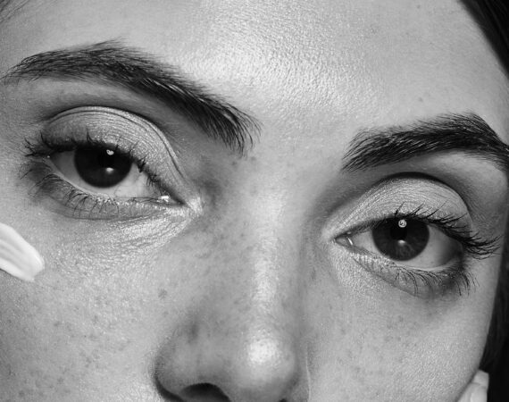 QMS EAN 4025614516866 Active Glow ILLUMIntense Serum Model e1755860312139