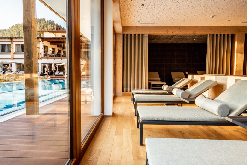 Pool mit Ruheraum ©Daniel Waschnig