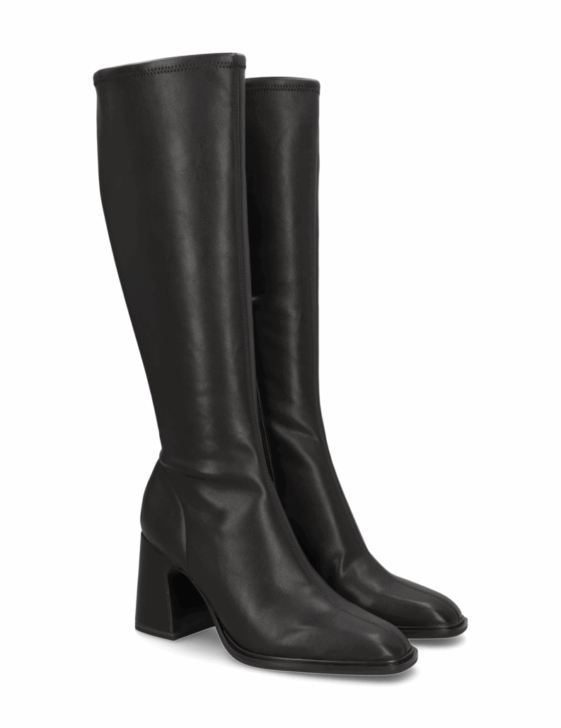 NEWD. Stiefel mit Blockabsatz um 140€