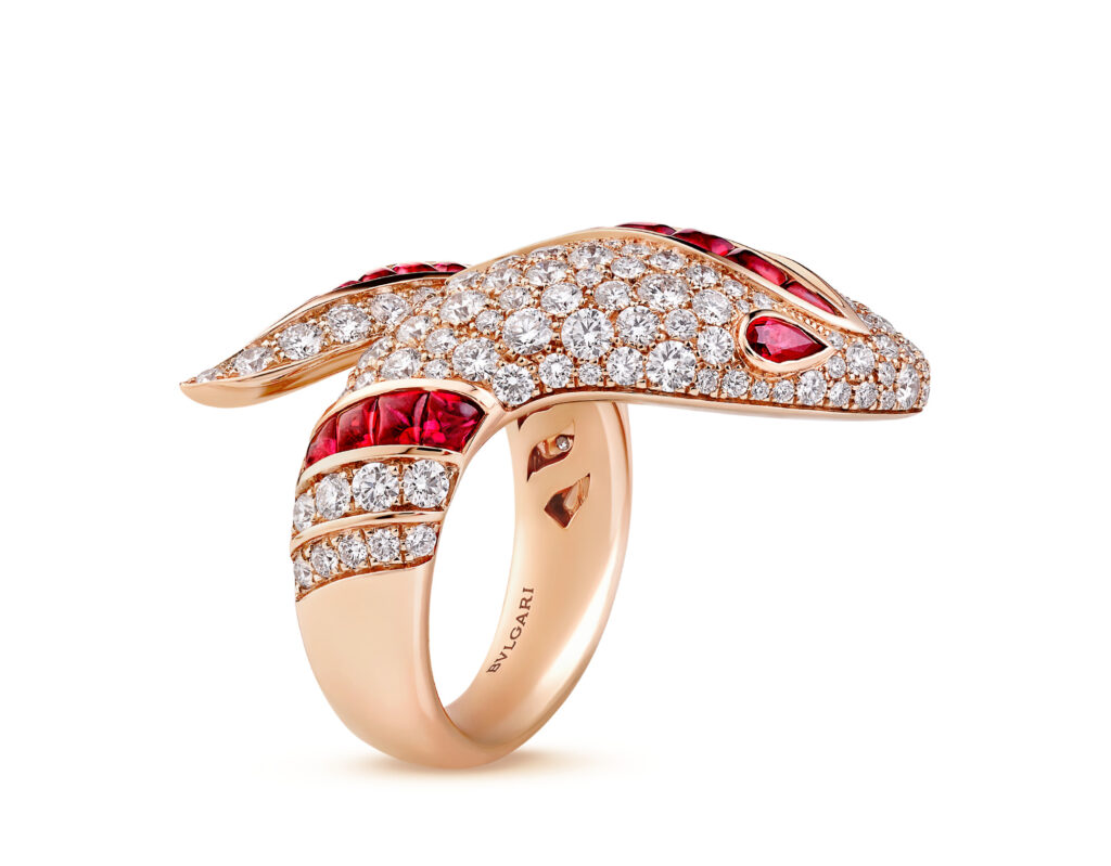 Bvlgari Serpenti Viper Ring Rosegold Rubin EUR PaA 1 1024x799 1