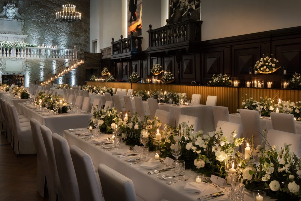 Gala Dinner Set Up im Festspielhaus %C2%A9 Hotel Goldener Hirsch 2