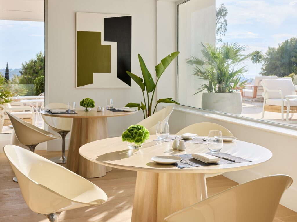 Grecotel The Roc Club dining 2 1024x768 1