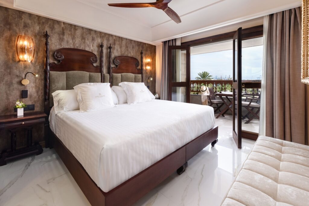 Santa Catalina a Royal Hideaway Hotel Junior Suite Premium ©Manolo Yllera 9 1 1024x683 1