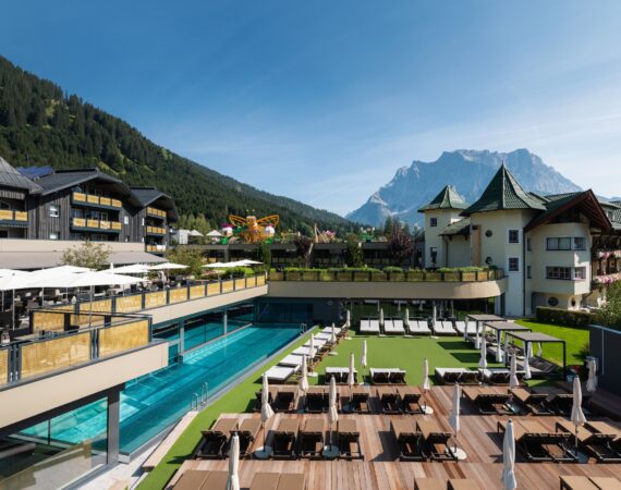 aussenansicht im sommer alpenrose familux resort