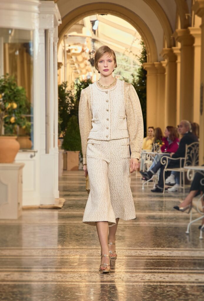 chanel cruise 2025 26 collection look 16 LD 693x1024 1