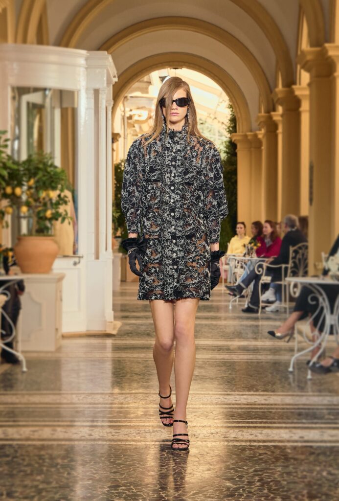 chanel cruise 2025 26 collection look 25 LD 693x1024 1