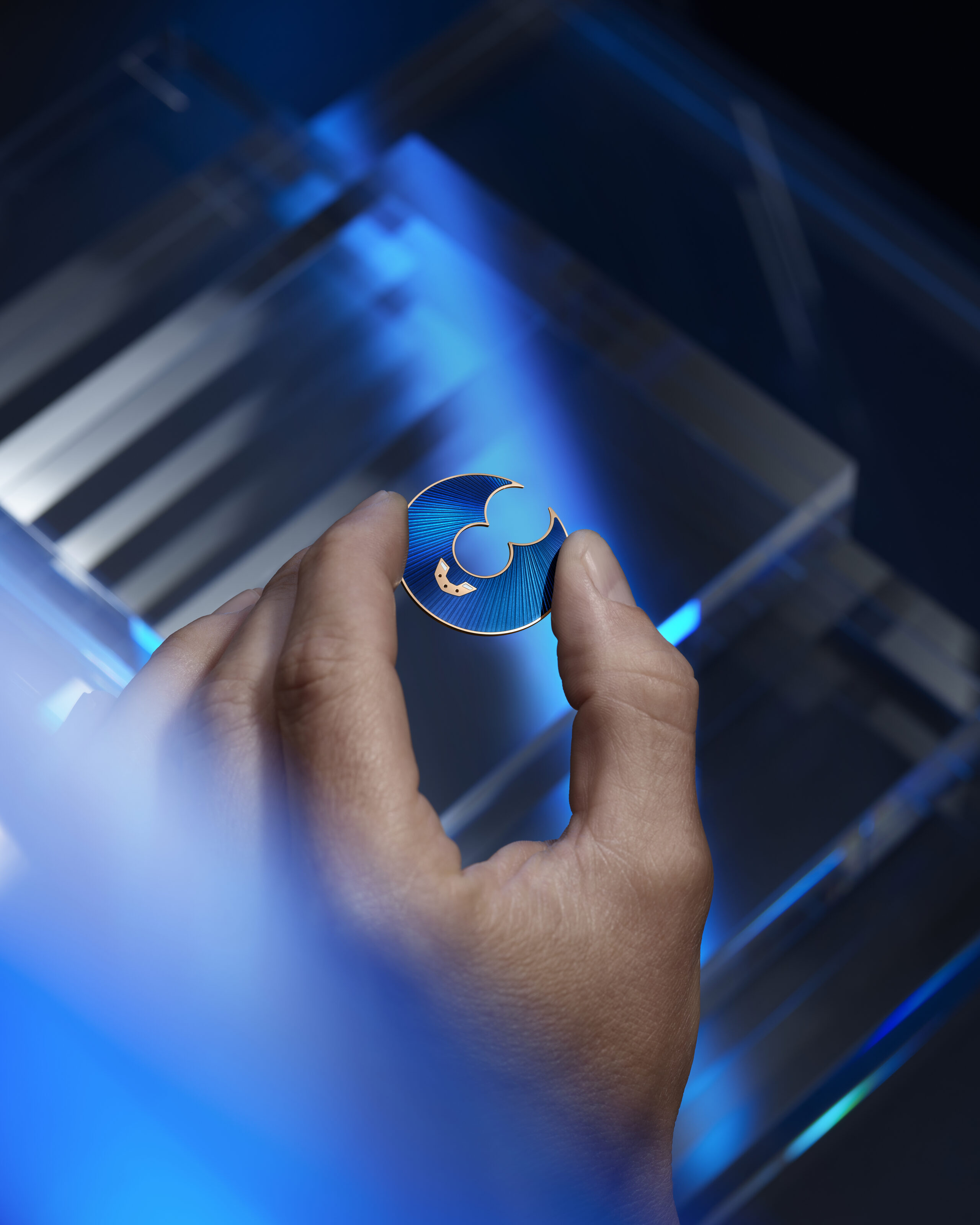 2305 270LE 3AE BLUE 1A Email 02 HD