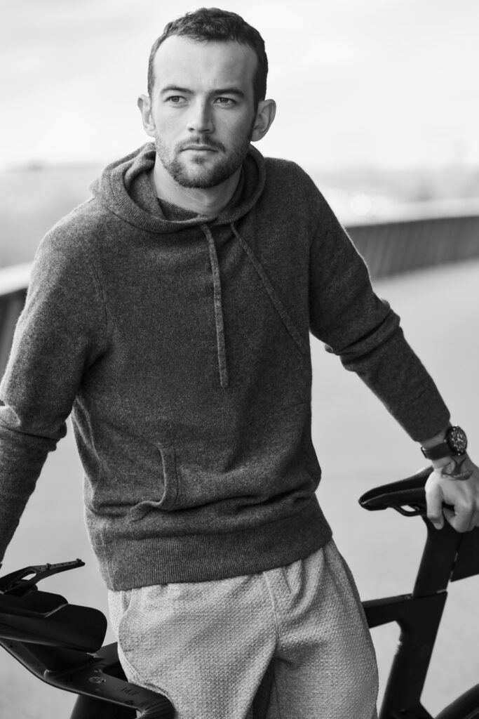 38 Breitling Triathlon Squad Sam Laidlow Endurance Pro 44 Ref. X82310D51B1S2 RGB 683x1024 1