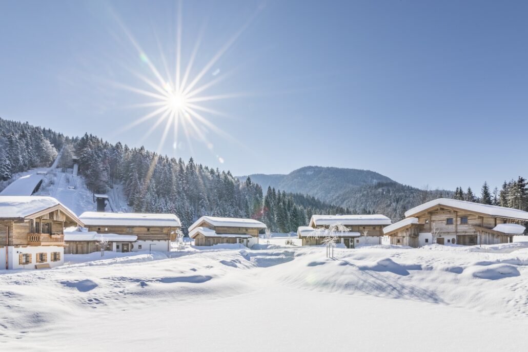 Gut Steinbach Chaletdorf exterior winter 10