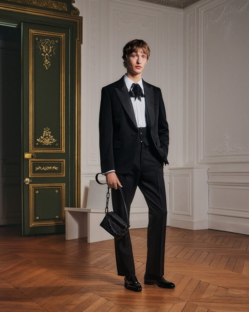 LOUIS VUITTON MENS NEW FORMAL FALL WINTER 2025 LOOK 17