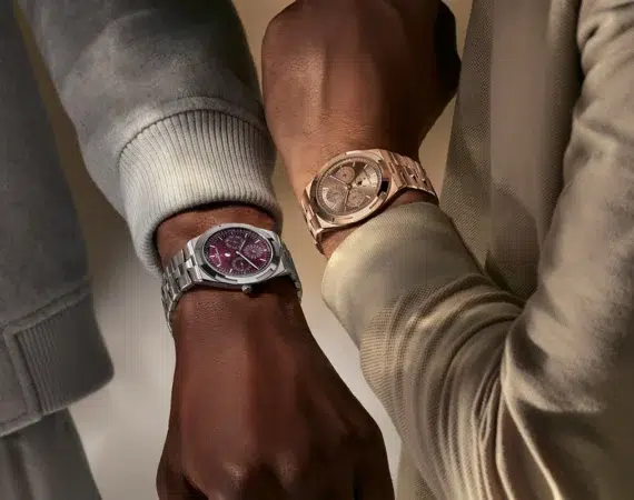 Vacheron Constantin Overseas Perpetual Calendar Ultra Thin DUO 4300V220 Wristshot01 73555144 640