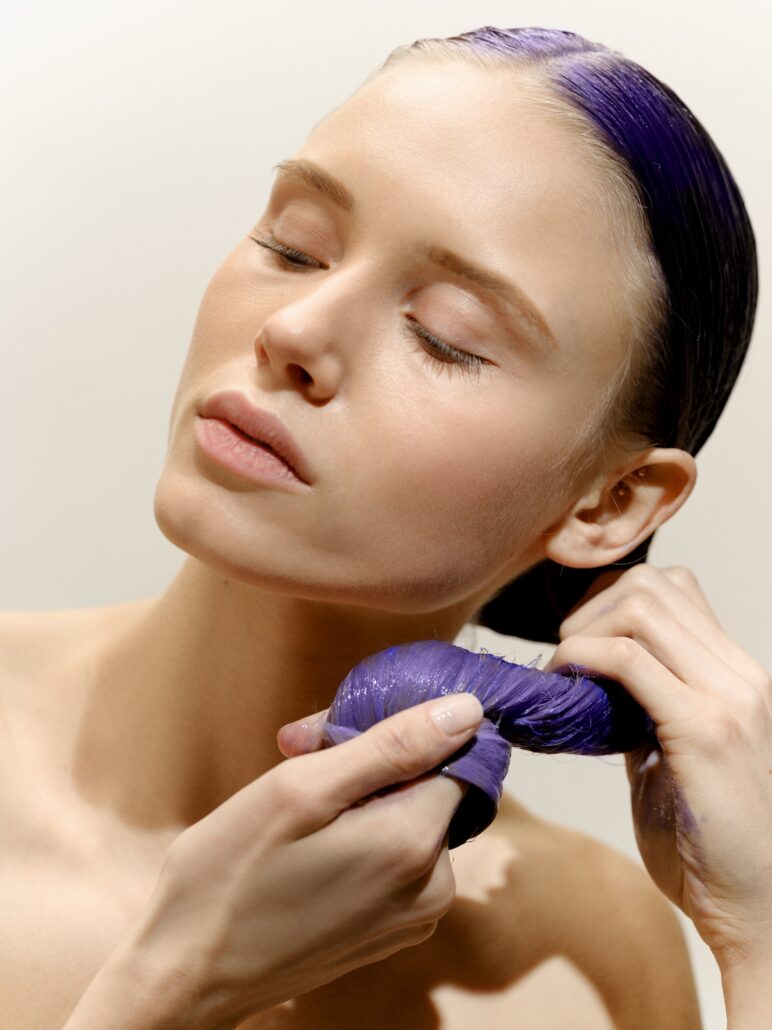 169470 visual model blonde white grey beautifying hair care mask 5