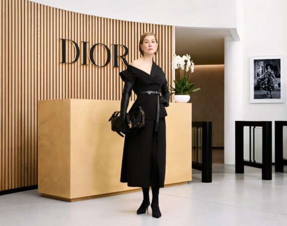 250302 DIOR D JOURNEY MA SH02 265 H