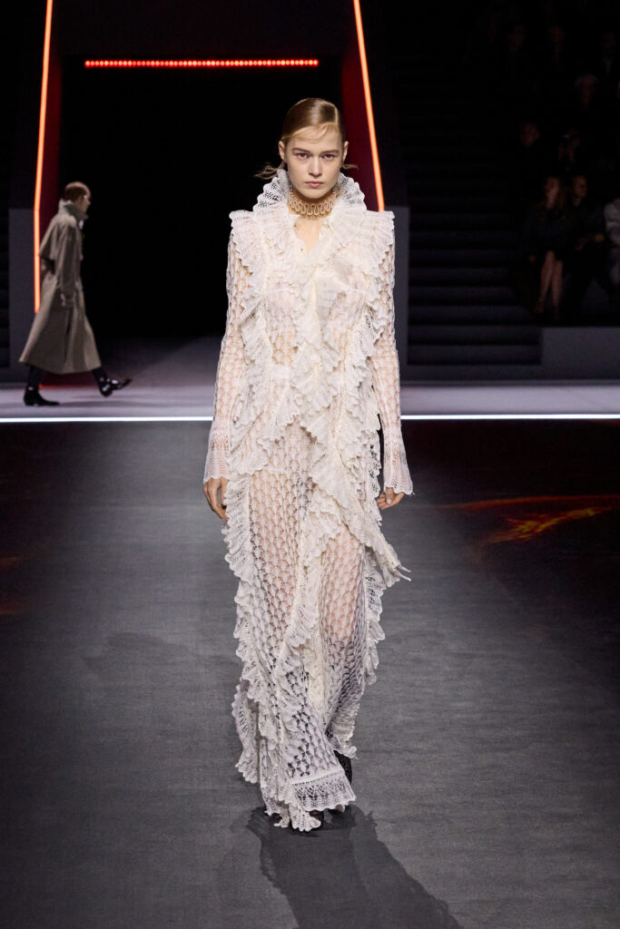 37 DIOR MODE FEMME FALL WINTER 2025 2026 LOOK 37 683x1024 1