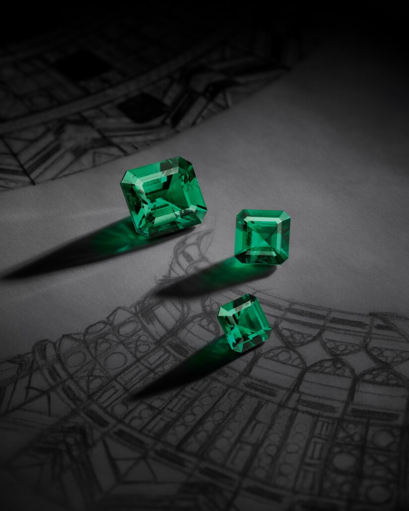 MAESTRIA NECKLACE Trilogy of emeralds from Colombia of 8.88 carats 3.22 carats and 2.10 carats on sketch LOUIS VUITTON VIRTUOSITY HIGH JEWELRY ©Laziz Hamani