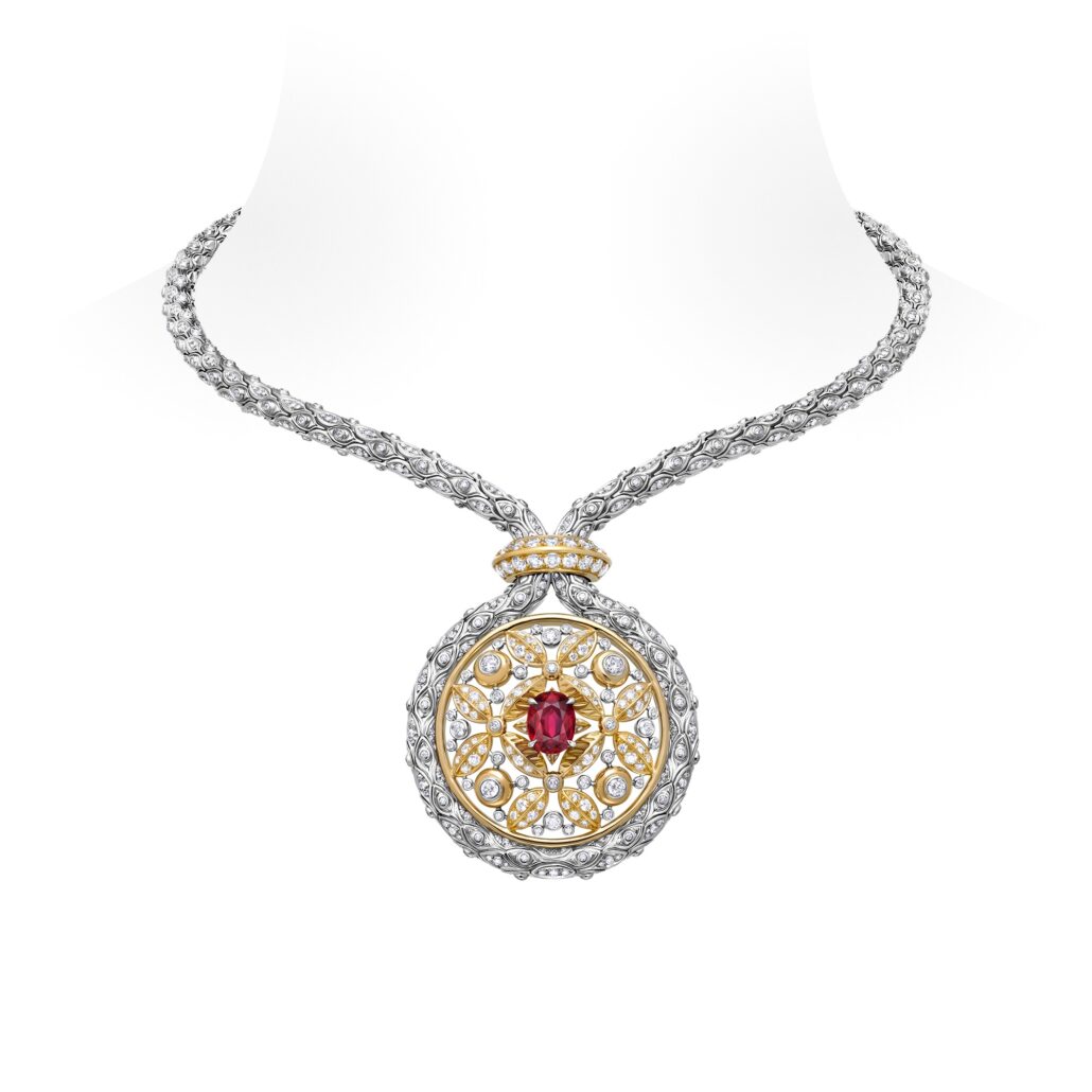 PROTECTION PENDANT LOUIS VUITTON VIRTUOSITY COLLECTION LOUIS VUITTON HIGH JEWELRY