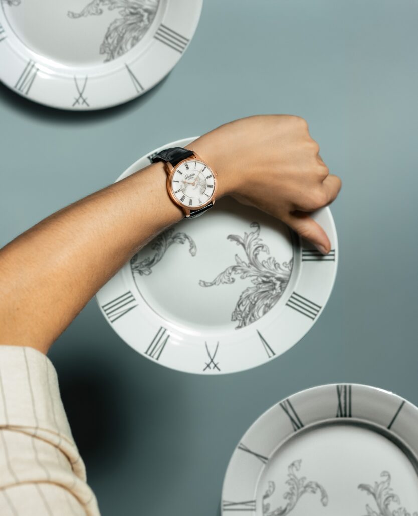 1 36 16 03 05 01 Senator Meissen MM White RG LB Lifestyle2