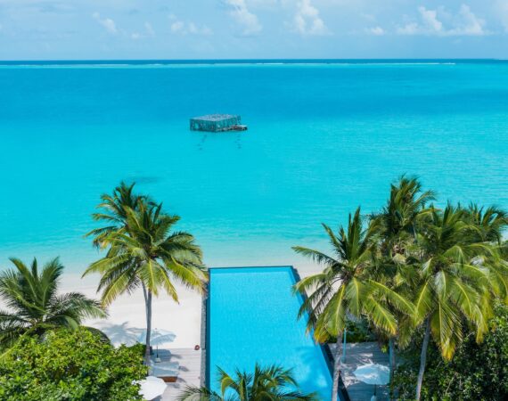 15 Sirru Fen Fushi Infinity Pool 2