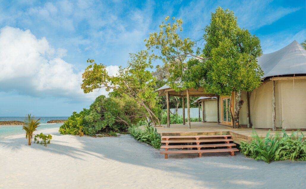3 Sirru Fen Fushi Safari Beach Villa 02 1